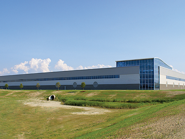Yacht manufacturing building